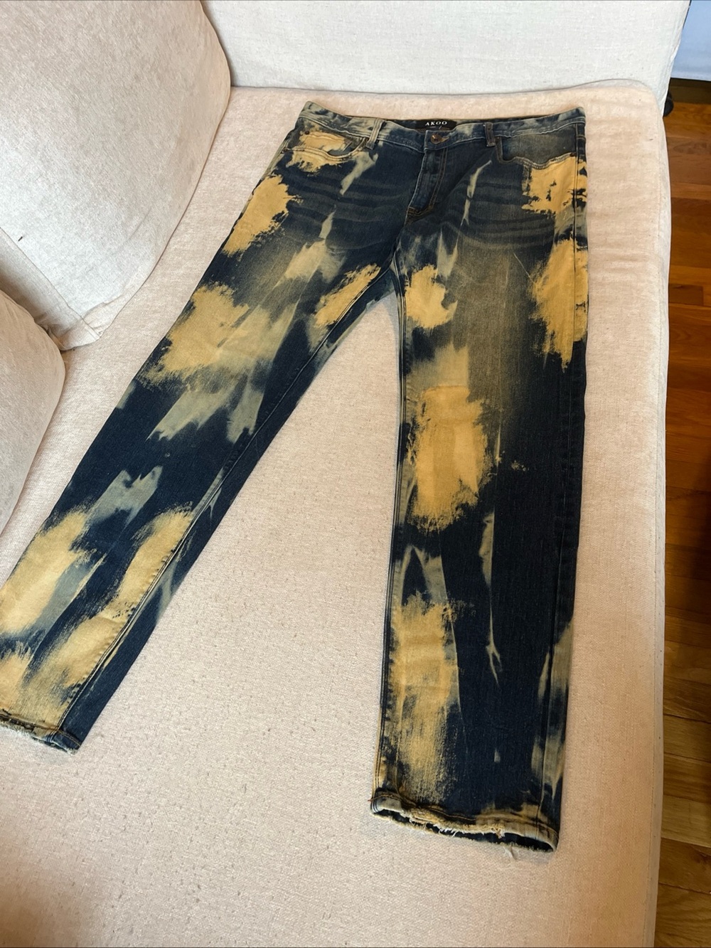 Akoo Men's Dark Denim Jeans with  Bleach Pattern